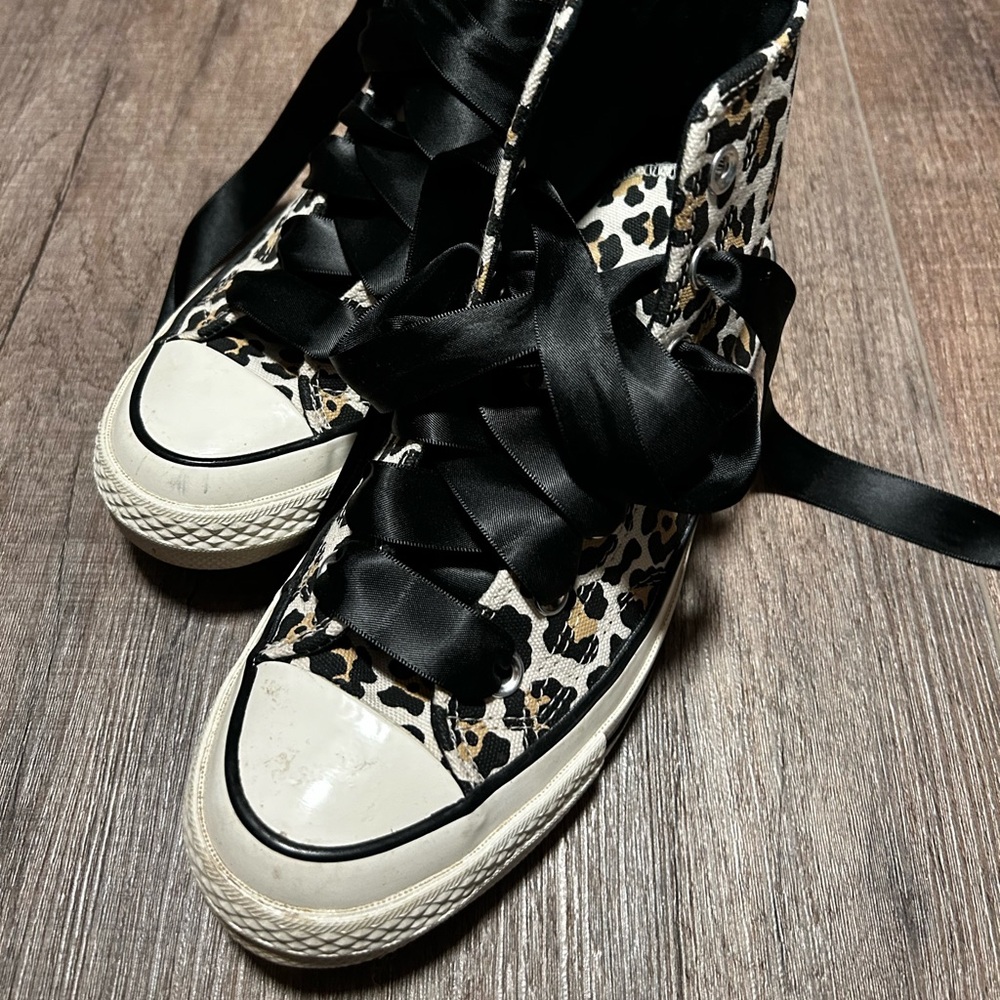 Converse leopard high tops with ribbon laces. Excellent used condition 6.5